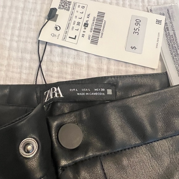 Zara Pleather high waisted ankle pants - Picture 2 of 5
